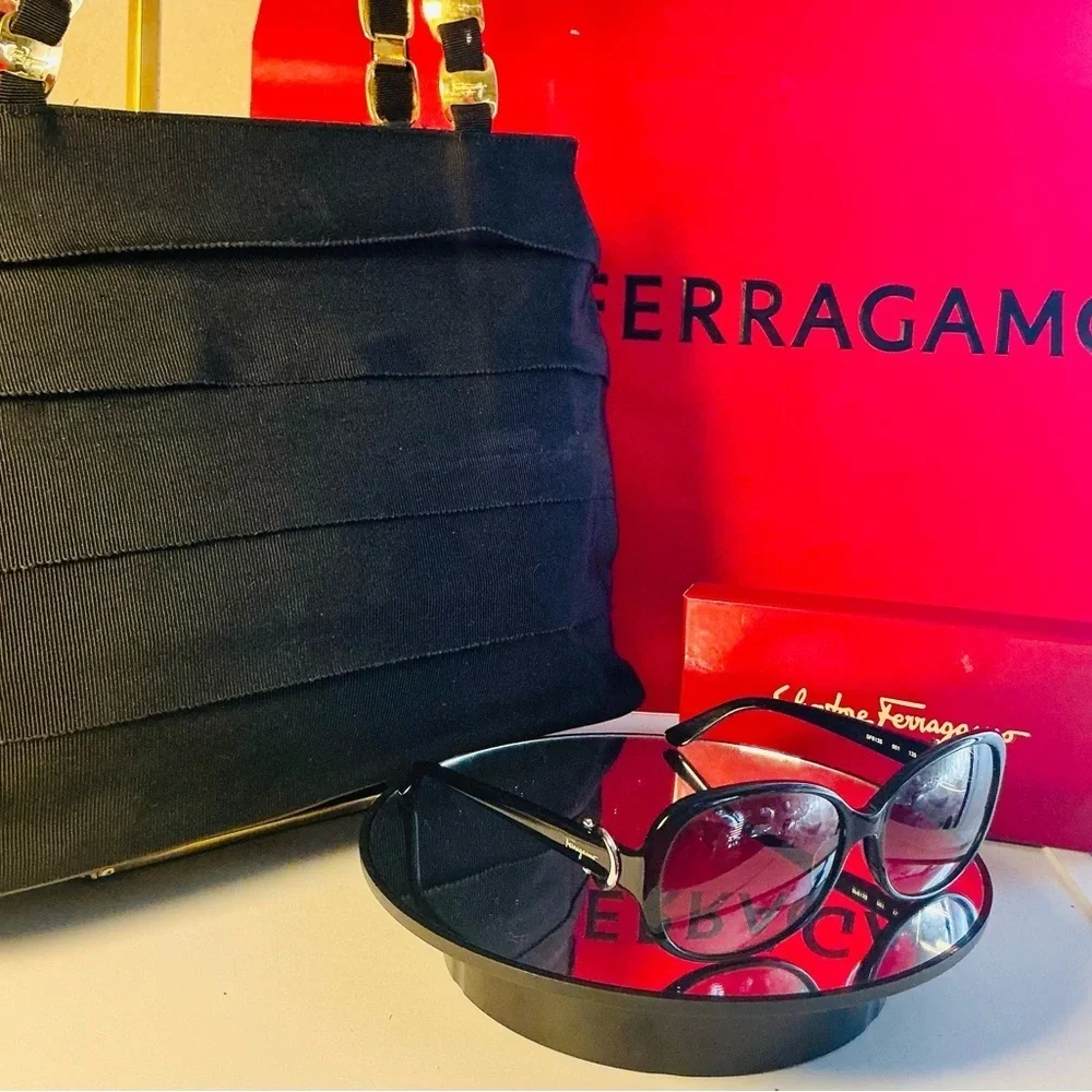 SALVATORE FERRAGAMO SUNGLASSES BLACK OVAL